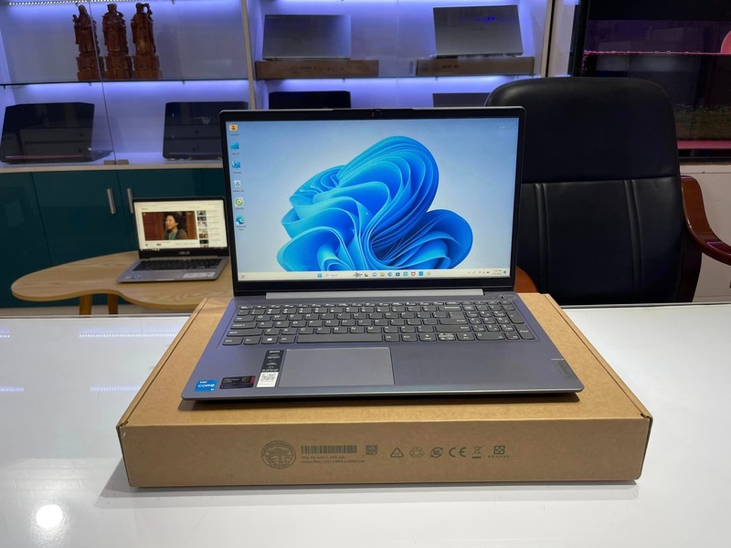 Lenovo Ideapad 3 15IAU7 i3 1215U 8GB/256GB