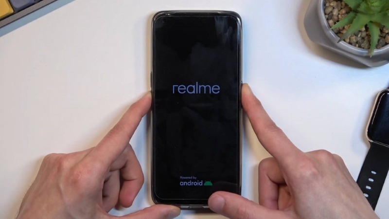 Khi nào cần tắt nguồn điện thoại Realme