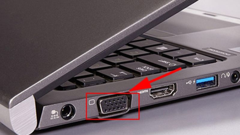 Kiểm tra cổng kết nối cùng khả năng nâng cấp của máy