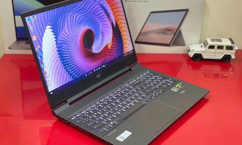 laptop cho sinh viên khoa học máy tính
