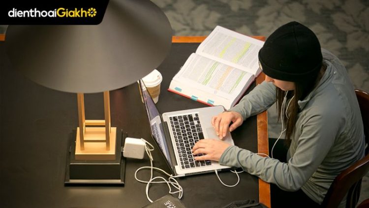 laptop cho sinh viên luật