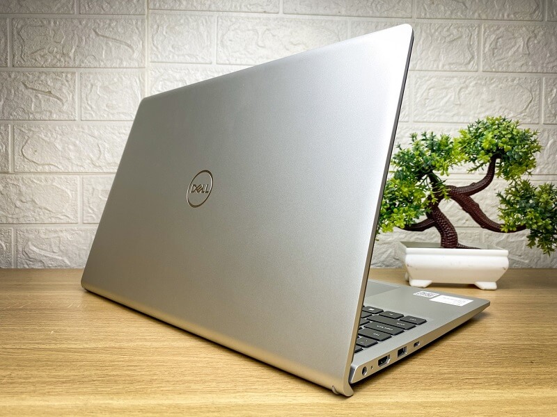 laptop-cho-sinh-vien-nu