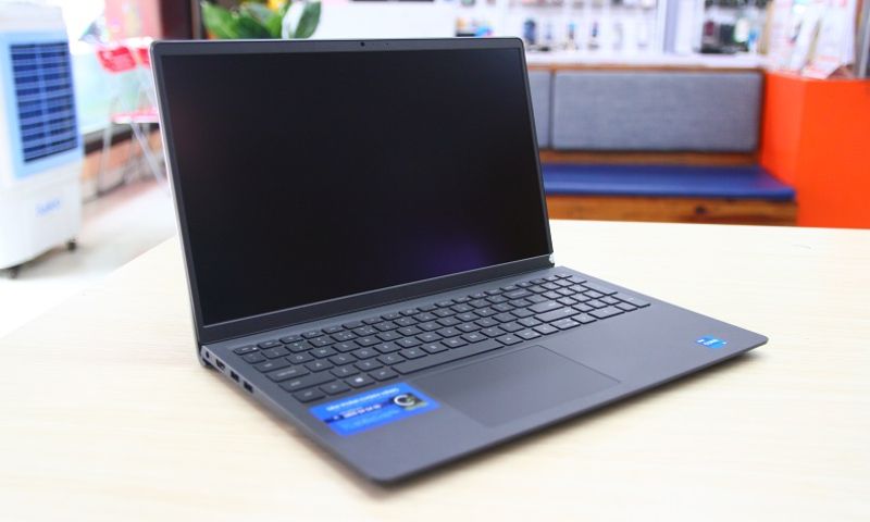 laptop cho sinh viên khoa học máy tính