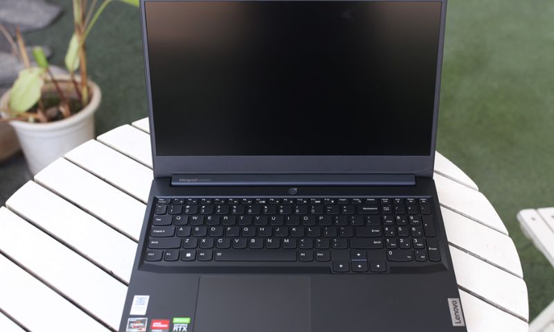 laptop cho sinh viên khoa học máy tính
