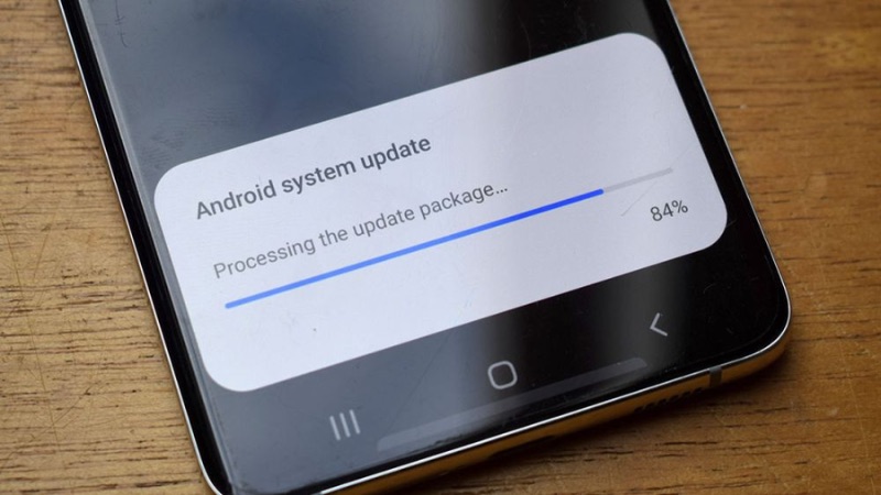 Cập nhật hệ điều hành mới nhất là cách làm điện thoại Samsung chạy nhanh hơn