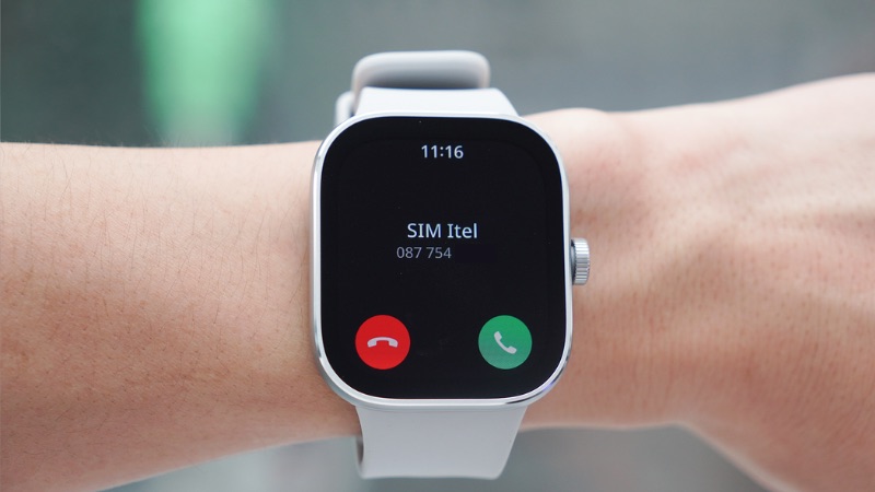 Cảm biến Xiaomi Band 8 Pro vs Redmi Watch 4 tương tự nhau