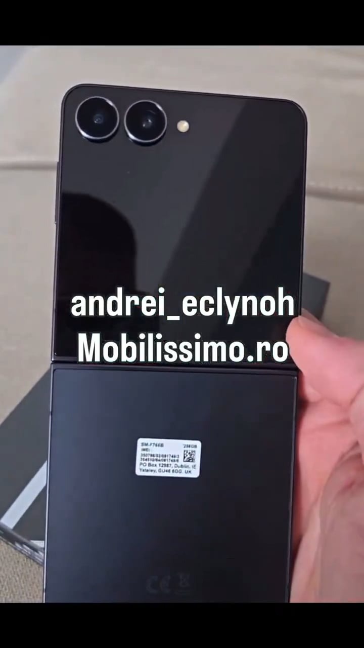man-hinh-ngoai-galaxy-z-flip-7