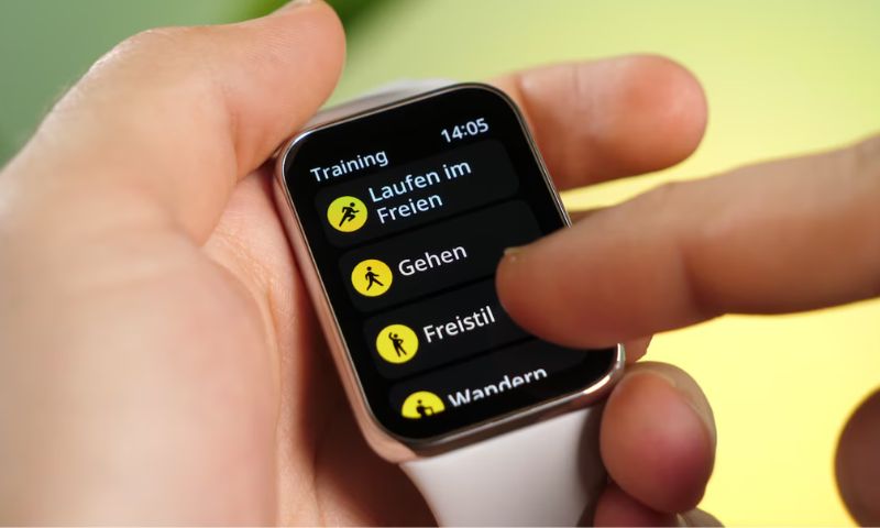 So sánh về hiệu năng của 2 smartwatch