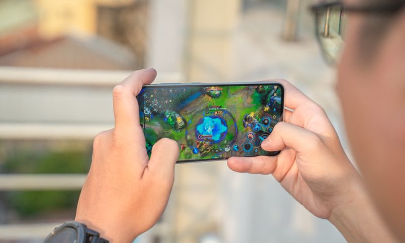 So sánh Samsung A56 vs Xiaomi 15 về hiệu năng