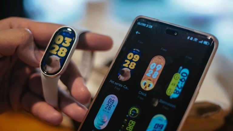tren-tay-xiaomi-smart-band-10