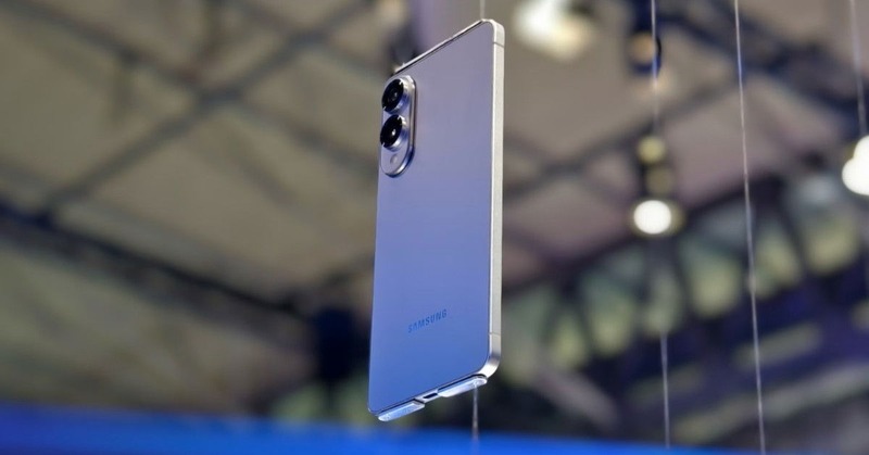 Samsung Galaxy S25 Edge – Siêu mỏng với màn hình lớn