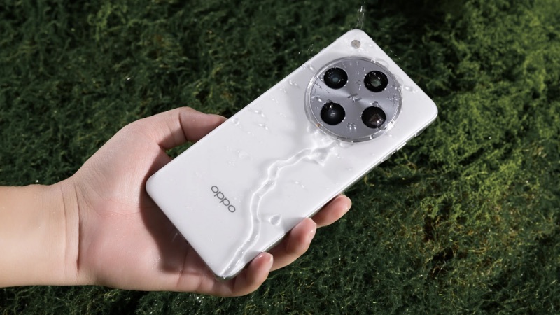 Thiết kế OPPO Find X8 Pro mỏng, nhẹ, thuận tiện cầm nắm