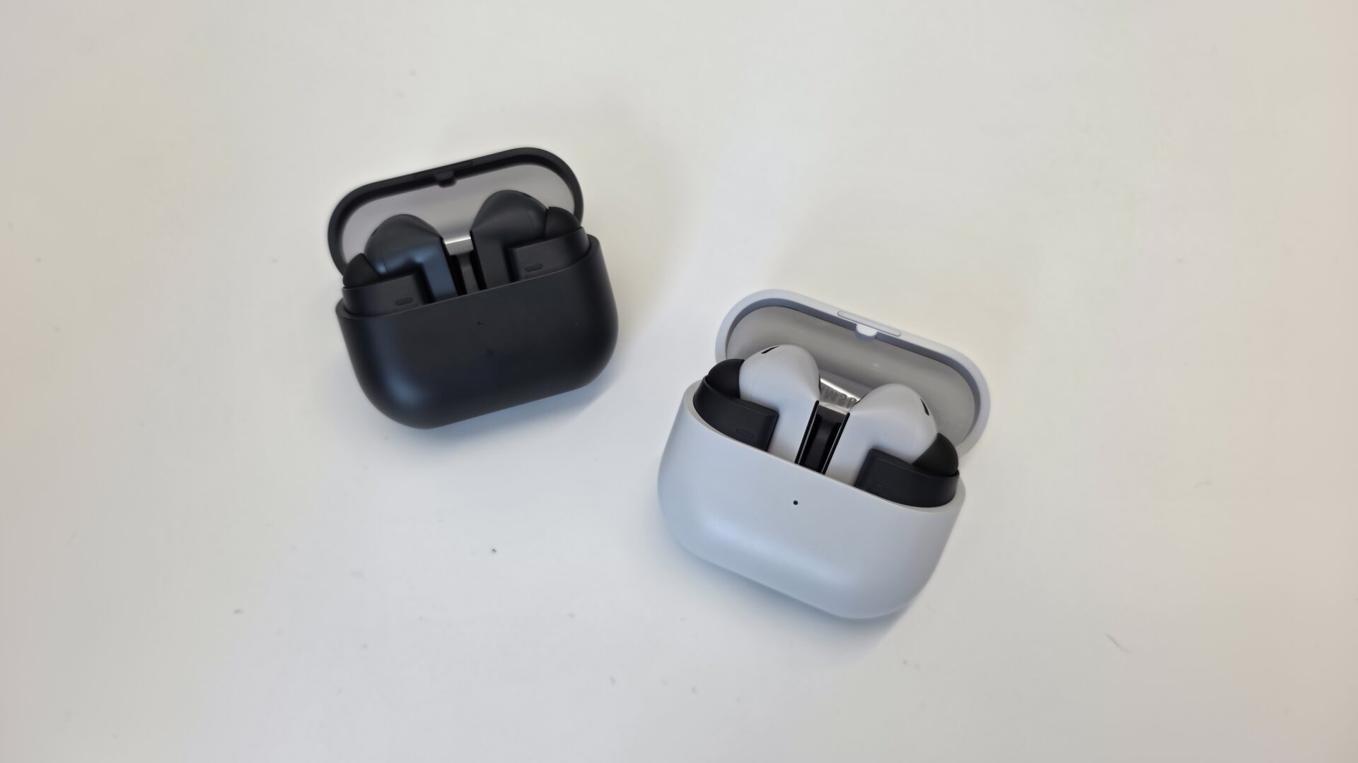 galaxy-buds-3-fe-ra-mat