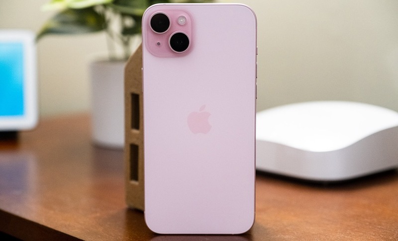 Thiết kế: iPhone 15 Pro Max thể hiện sự vượt trội về đẳng cấp.