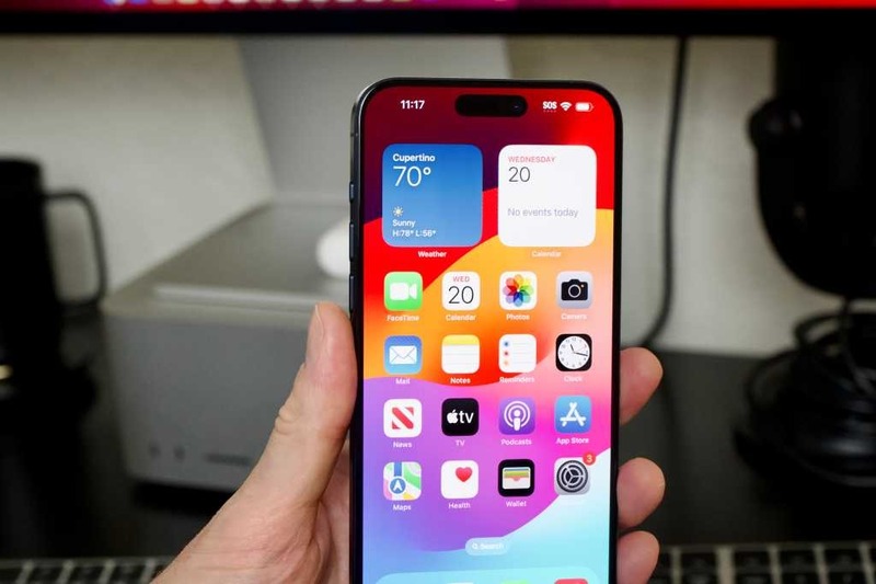 Màn hình: Kích thước tương đồng, chất lượng khác biệt.