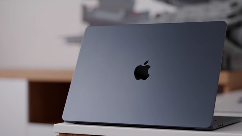 M3 13 Inch là Macbook Air màu bạc bạc thu hút mọi ánh nhìn