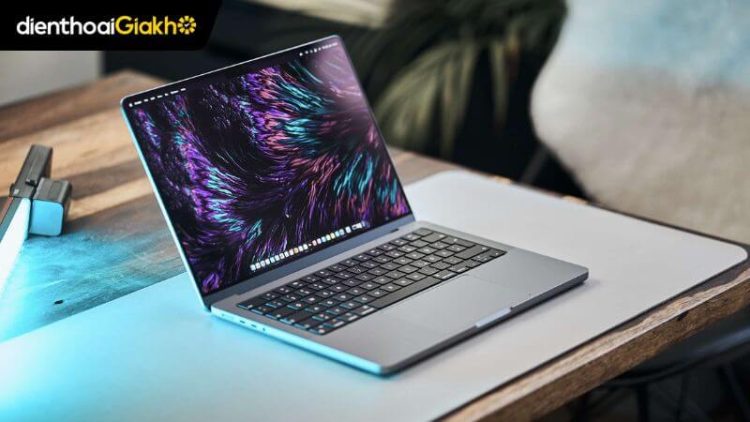 Đánh giá về MacBook Pro M4 màu bạc