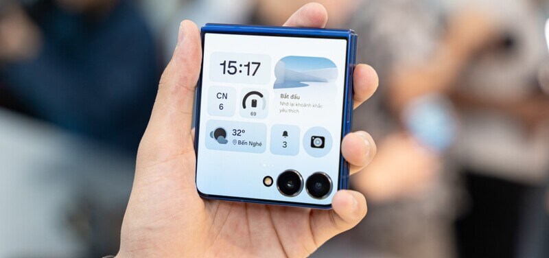 Galaxy Z Flip 7 trang bị hai màn hình chất lượng cao
