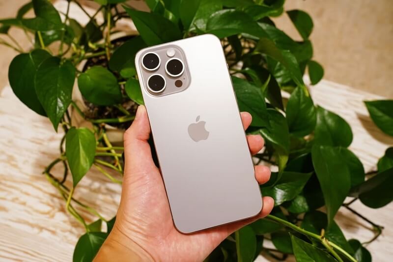 Bạn có thể mua iPhone chính hãng, giá tốt tại Điện Thoại Giá Kho