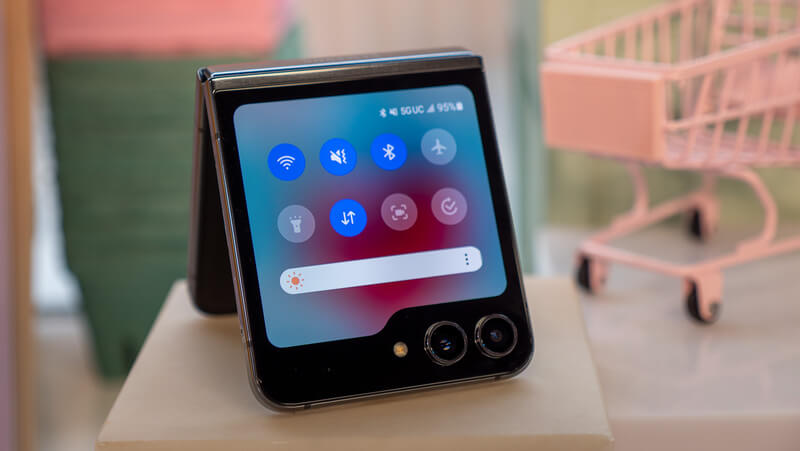 Bạn có thể mua đa dạng các dòng smartphone chính hãng tại Điện Thoại Giá Kho