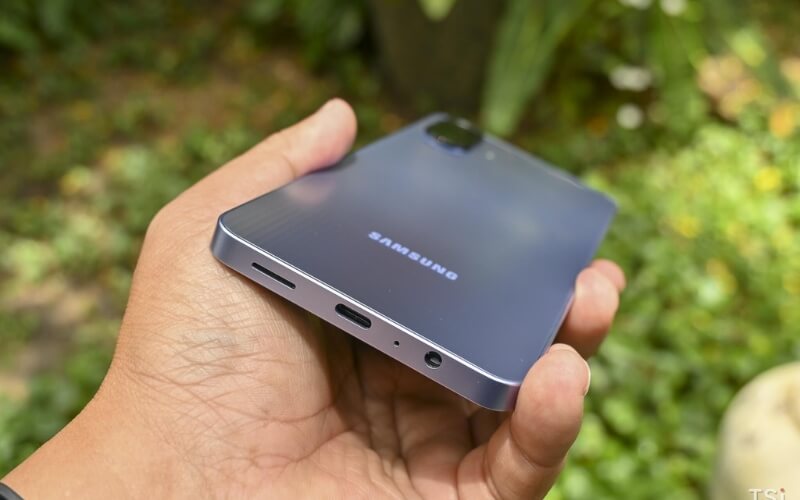 Thiết kế Samsung Galaxy A07 cứng cáp