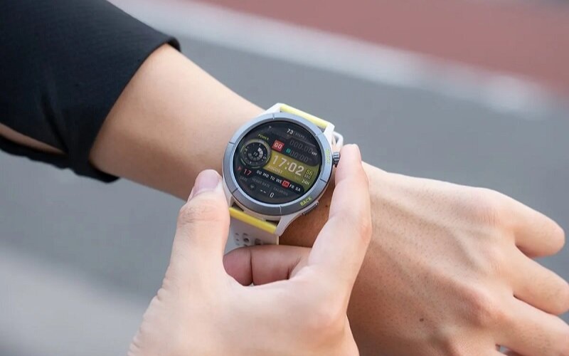 Ứng dụng và hệ sinh thái Amazfit vs Garmin
