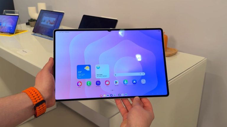 Tab Raclement Galaxy Tab S11 và Tab S11 Ultra ra mắt: Mỏng hơn, sáng hơn, hiệu năng ...