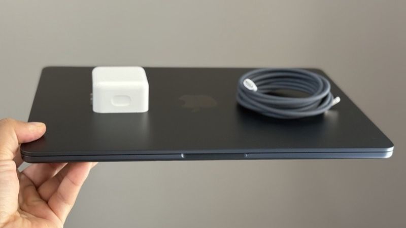 macbook-air-m4-mau-midnight-1