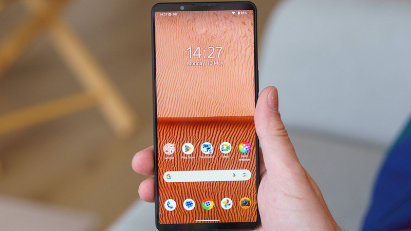 Sony Xperia 1 VI hay iPhone 15 Pro Max