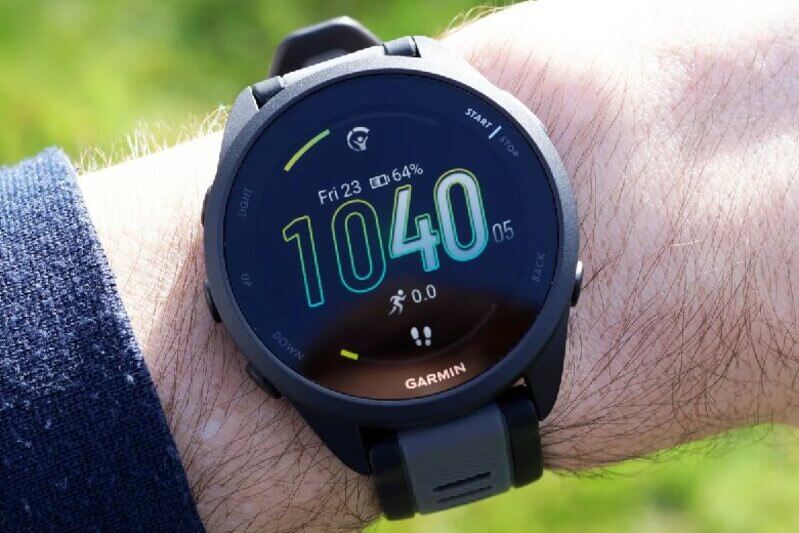 Garmin 165 có ngoại hình nhỏ gọn, năng động