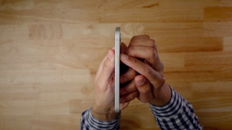 Touch ID thay vì Face ID