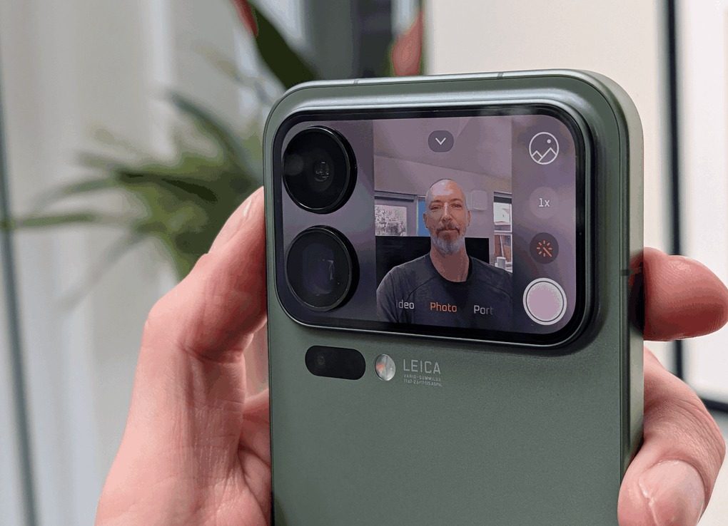 Camera nâng cấp với zoom quang 5x