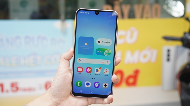 Màn hình: AMOLED quyến rũ đối đầu LCD thực dụng