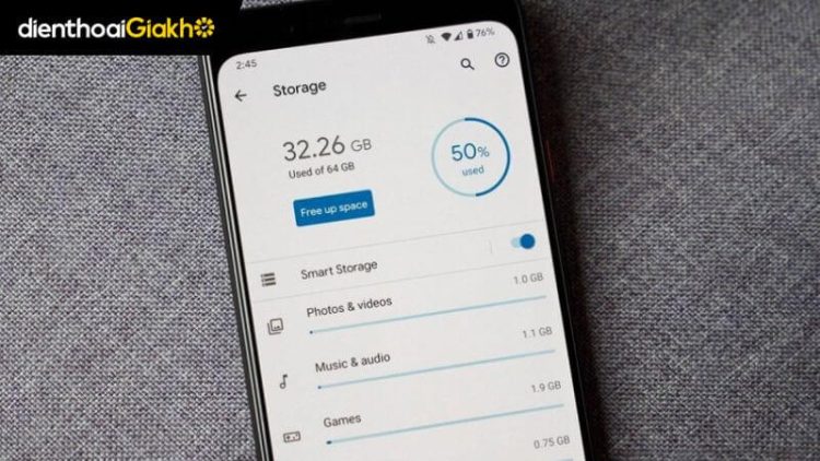 Cách xóa bộ nhớ điện thoại Android và iPhone