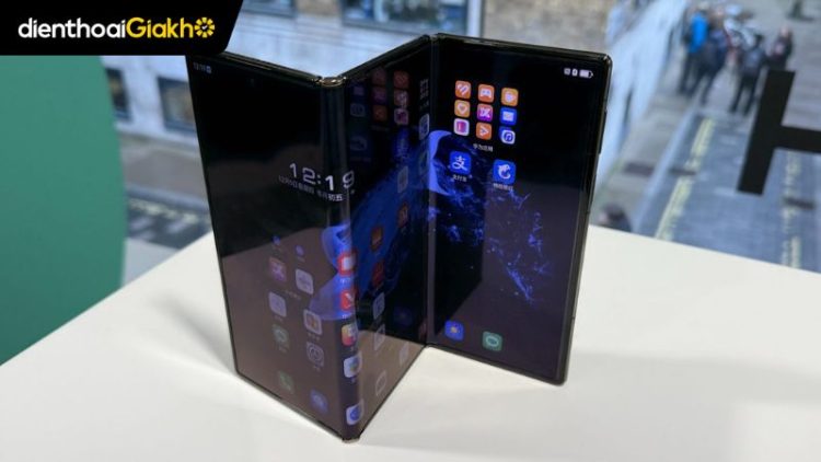 Galaxy Z TriFold ra mắt