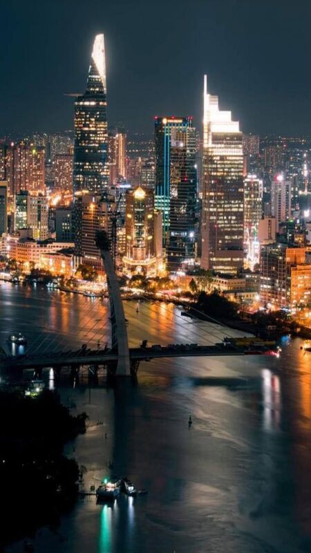 Sài Gòn về đêm lung linh sắc màu