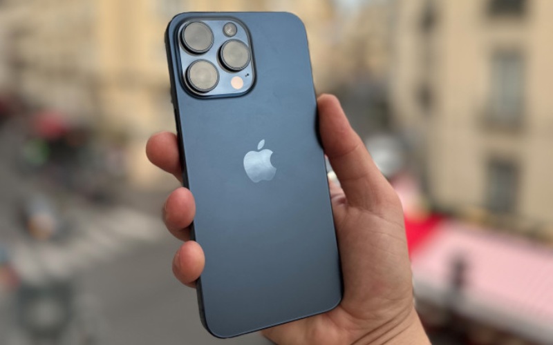 iPhone 15 Pro Max vẫn trung thành với khung titan