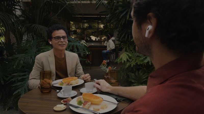 AirPods Live Translation mở rộng ngôn ngữ