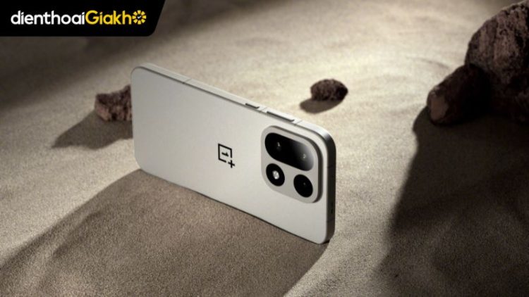 OnePlus 15 màn hình 165Hz