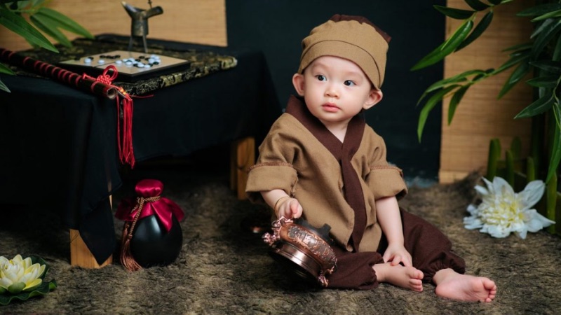 Hình nền em bé trai dễ thương luôn tạo nên cảm giác yêu mến ngay từ cái nhìn đầu tiên