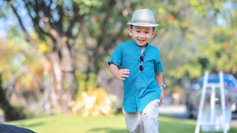 Hình nền em bé trai phong cách Hàn Quốc luôn thu hút bởi vẻ ngoài tinh tế và dễ thương