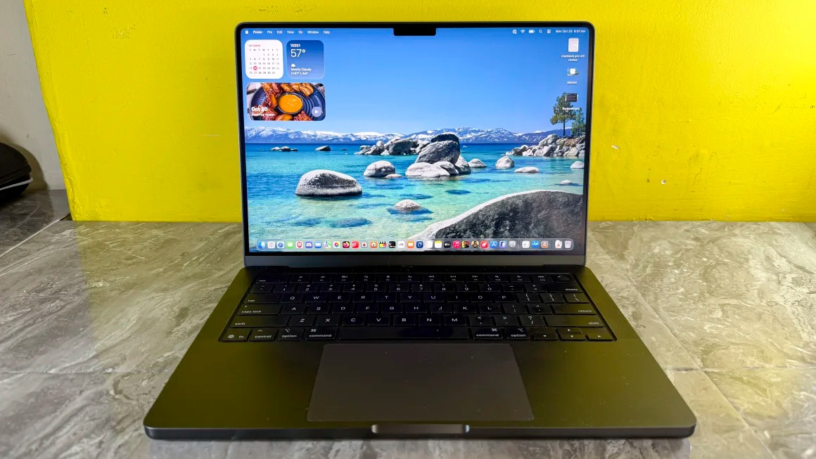 Thời lượng pin và sạc: Pro tiếp tục dẫn trước