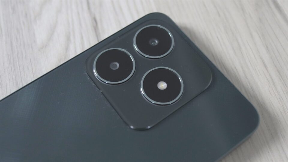 Camera Samsung nhỉnh hơn ở chất lượng xử lý ảnh