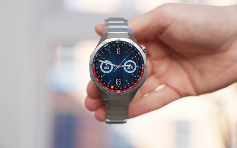Huawei Watch GT5 được trang bị chuẩn kháng nước 5 ATM