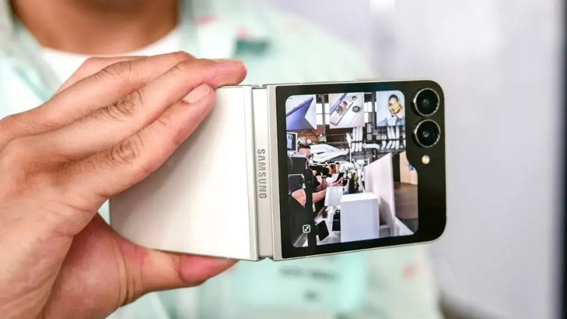 Camera Galaxy Z Flip 7