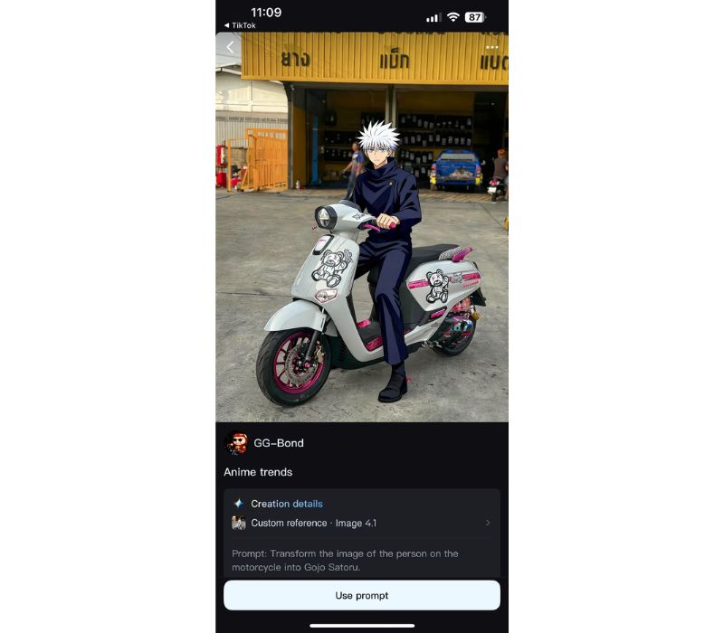 trend Anime ngồi trên xe máy 