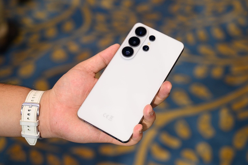 Trên tay Samsung Galaxy S26 Ultra