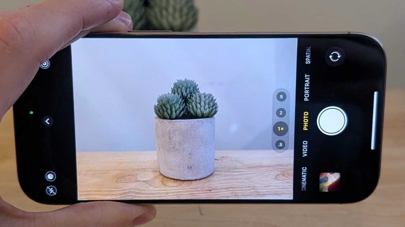 oppo-find-x9-pro-vs-iphone-16-pro