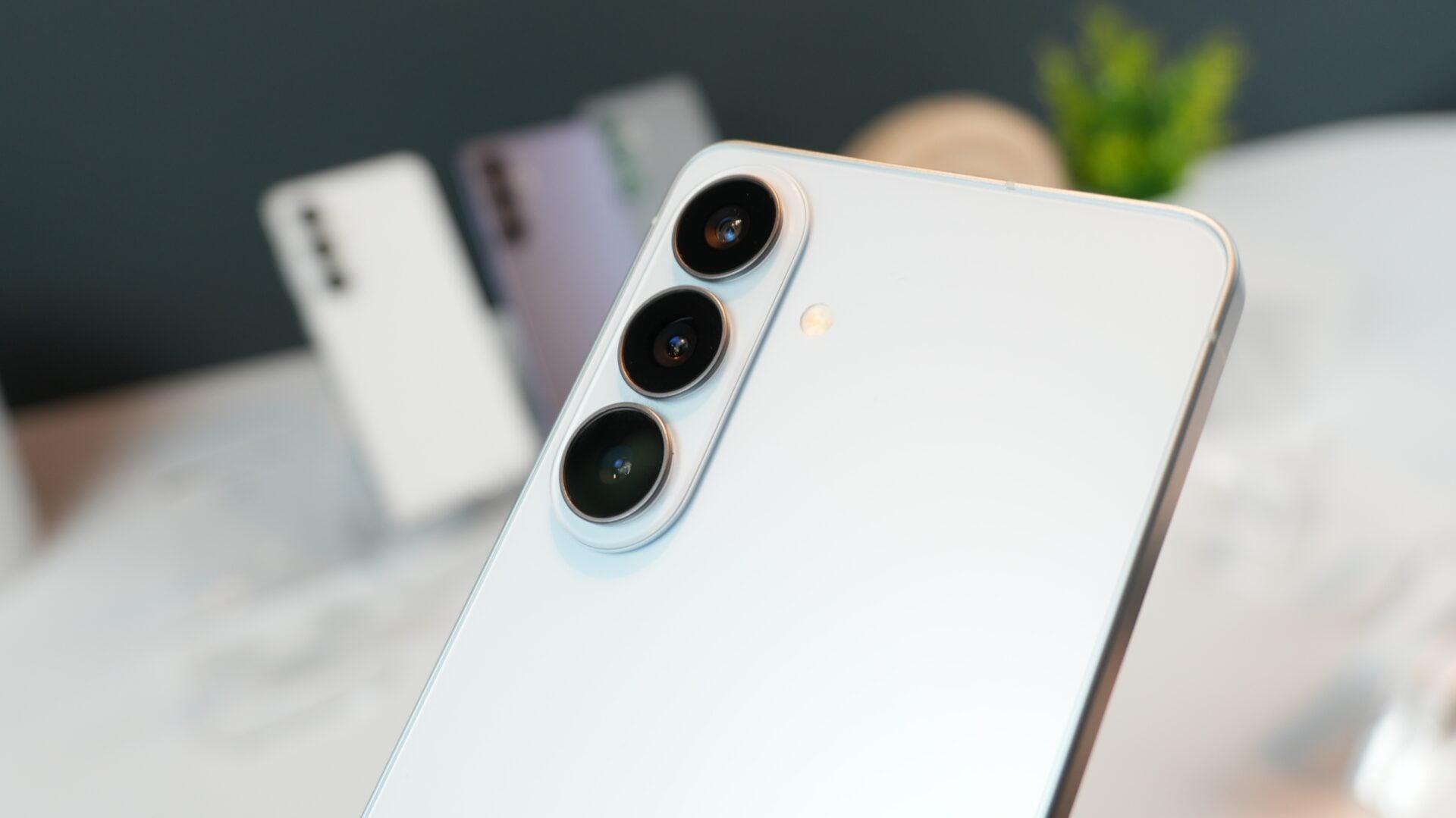 camera giữ nguyên phần cứng, nâng cấp xử lý