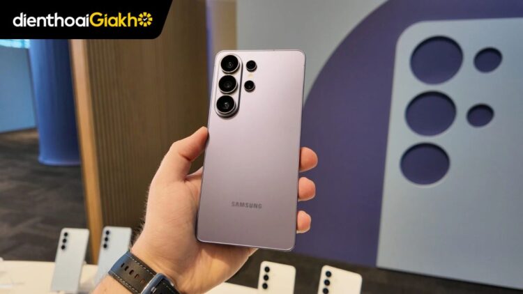 trên tay Galaxy S26 Ultra